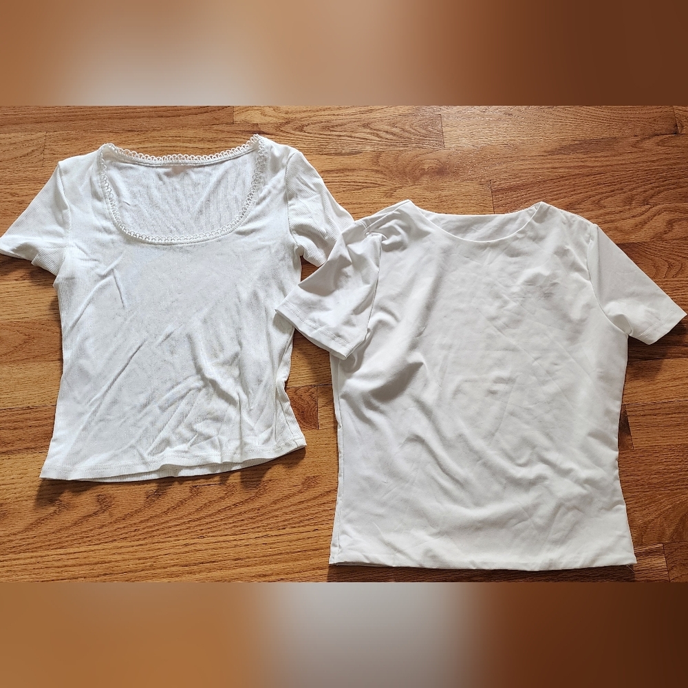 White Women's Scoop Neck Short Sleeve Top